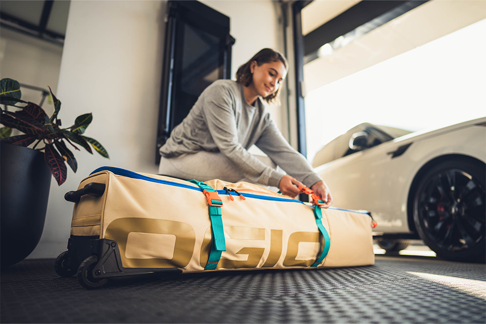 alpha-travel-landing-slim-cover